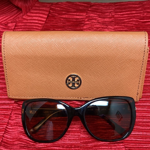 Tory Burch Women’s Prescription Sunglasses and Case - Picture 14 of 16